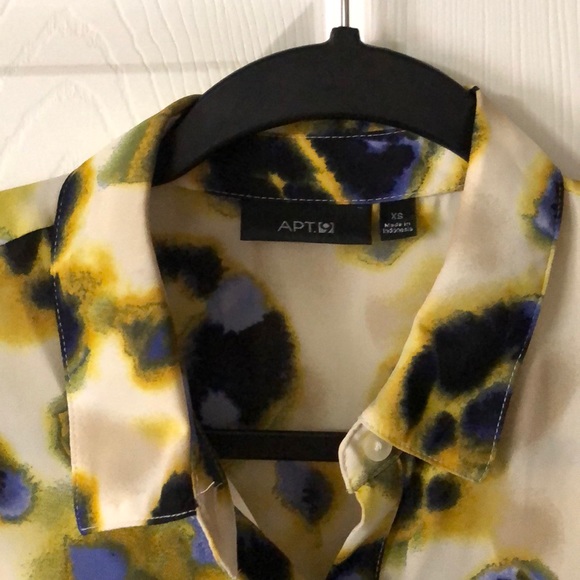 sleeveless high-low tunic length button up - Picture 3 of 6